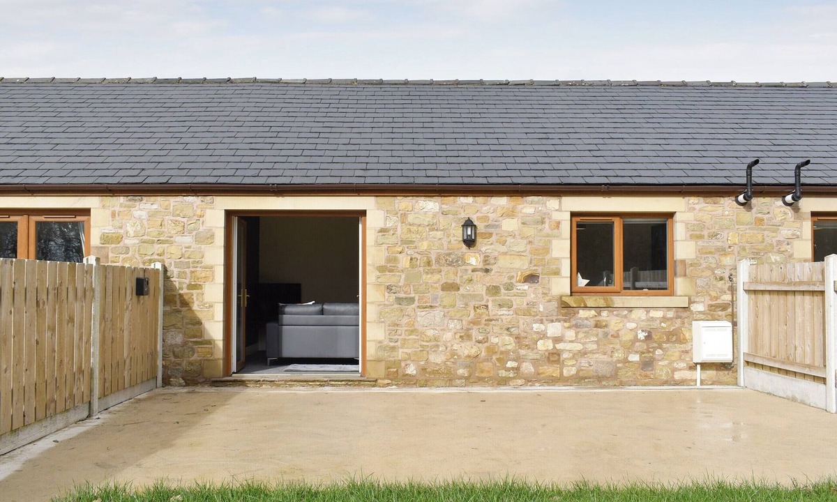 Preston Cottage | Two Dorchester Drive - UK32036