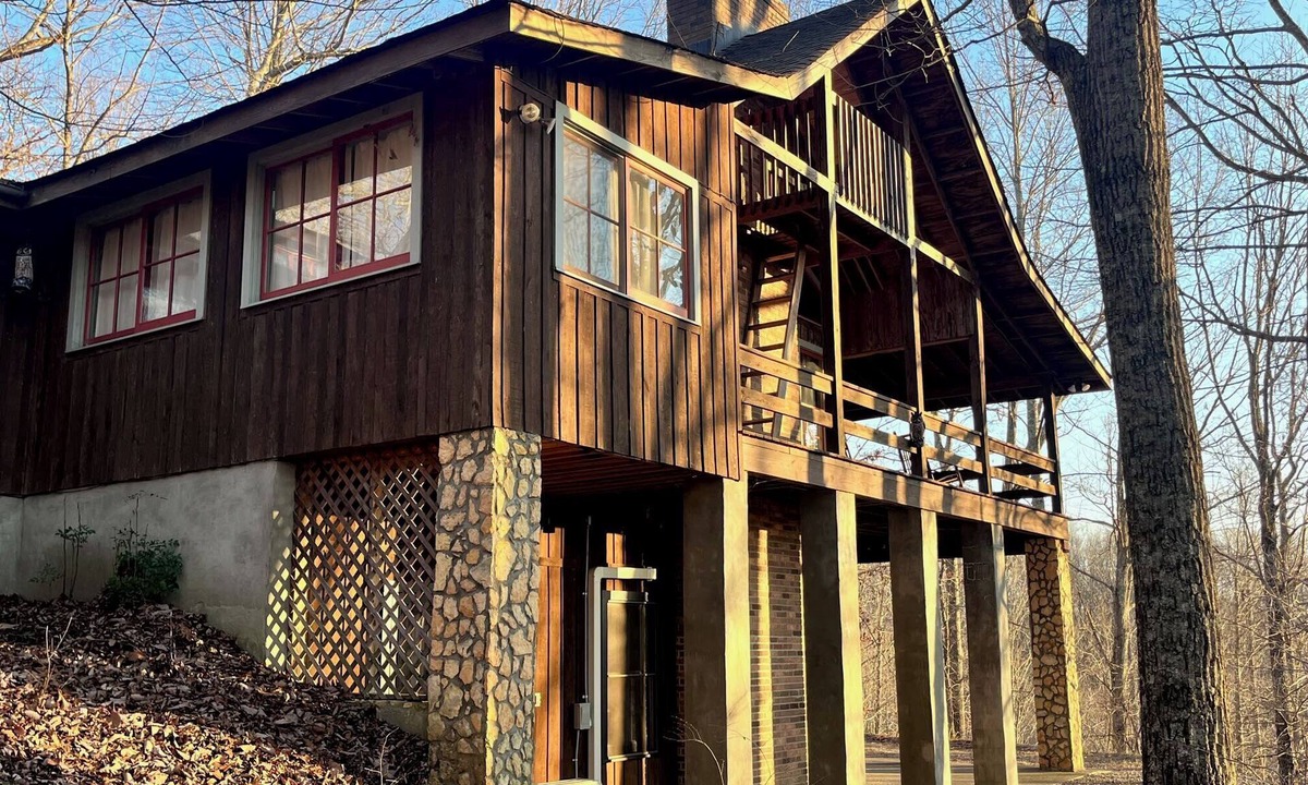 Franklin Cabin | Two Floor Private Cabin