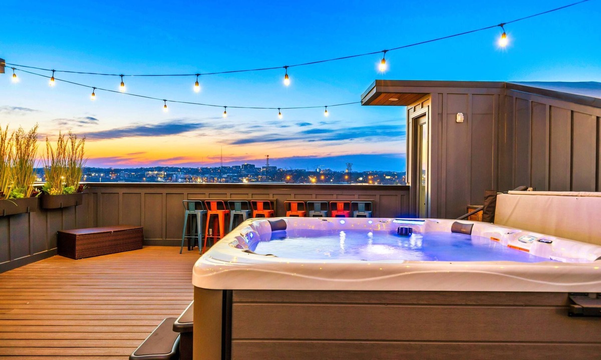 Hurwood Heights House | Two Homes Hot Tub Rooftop Deck in Nashville