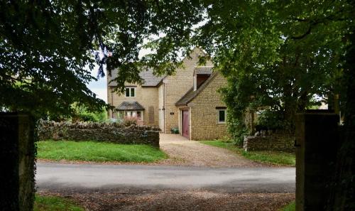 Brackley Bed & Breakfast | Two Hoots Bed and Breakfast