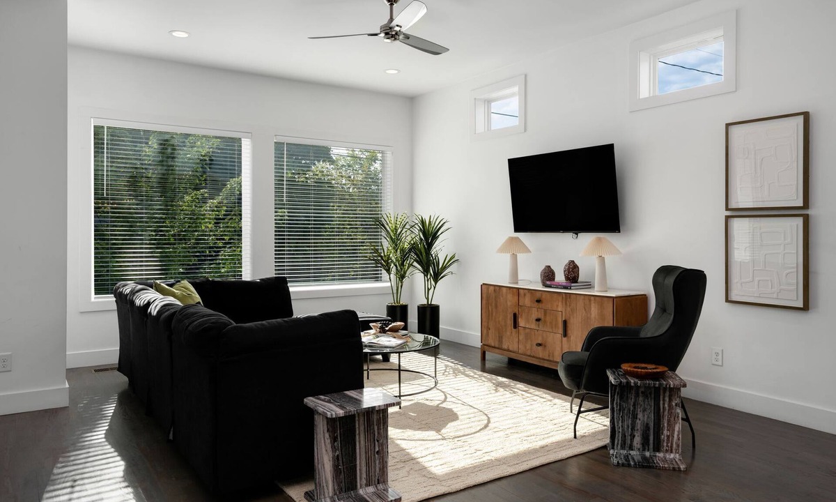 Berry Hill House | Two Huge Homes - 14 Beds, 8 BRs!
