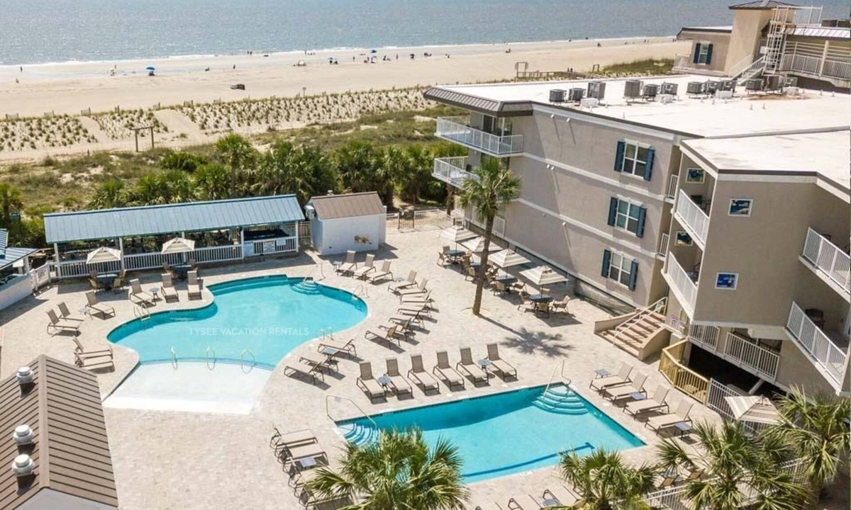 Tybee Island Condo | TWO KING SUITES each with attached Full Bath. Balcony with OCEANVIEW!nMid Island