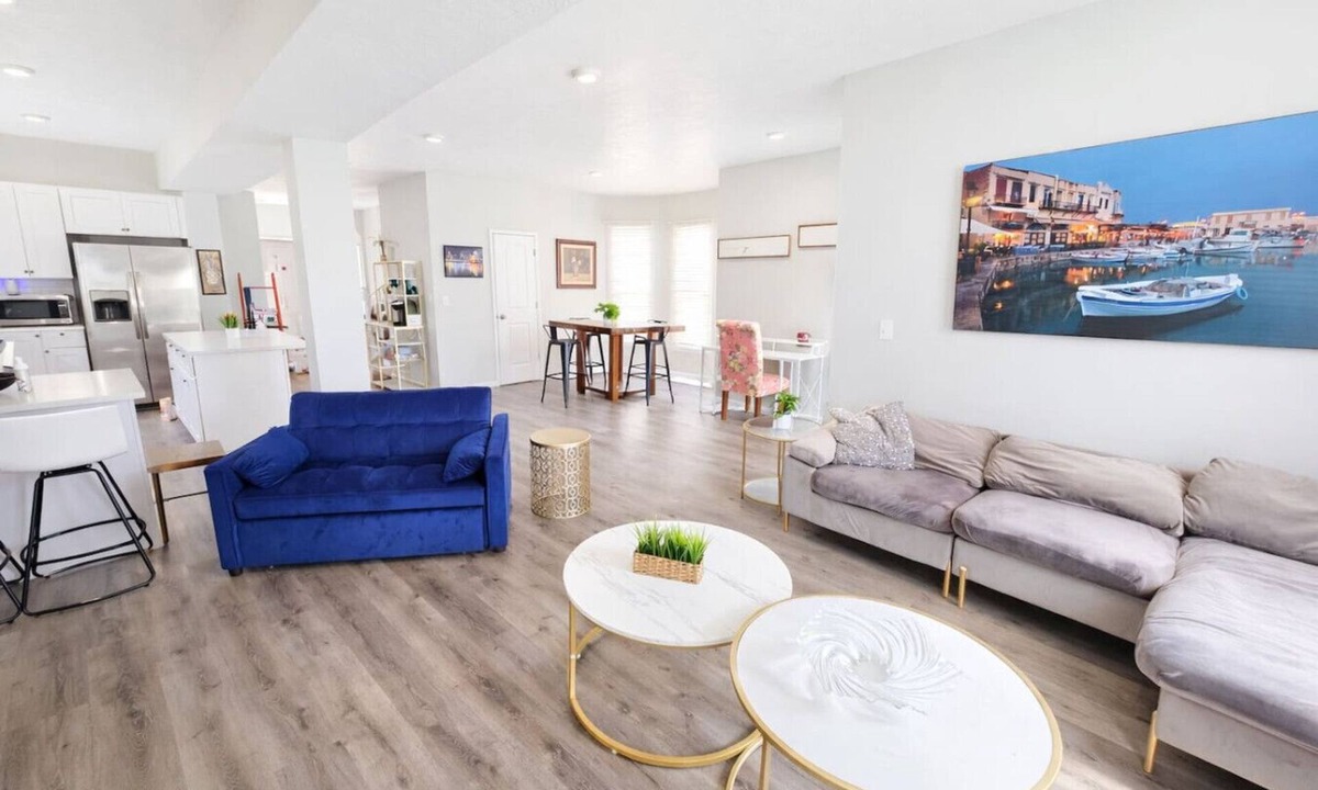 Tremont House | Two king suites, four bedrooms 3.5 bath