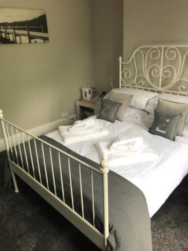 Ellesmere Port House | Two Little Ducks Guesthouse