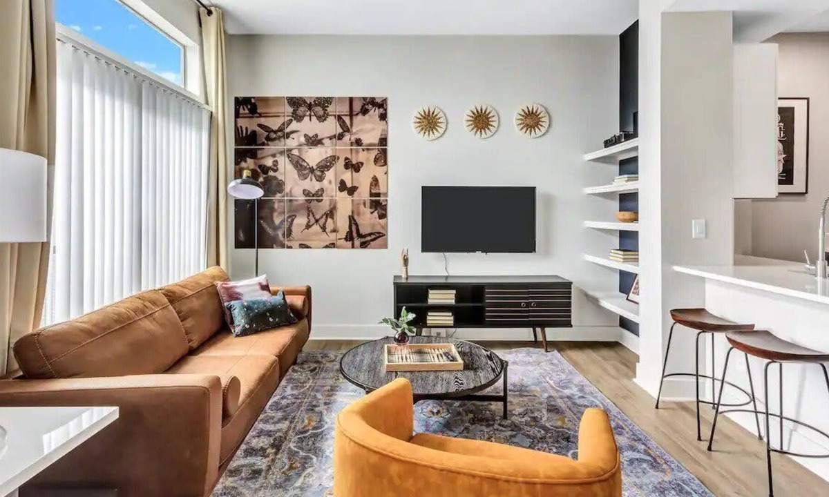 Deep Ellum Apartment | TWO Modern CozySuites w/pool, gym, parking!