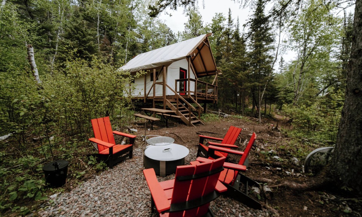 Beaver Bay RV Rental | Two Queen Beds - All Good in the Woods!