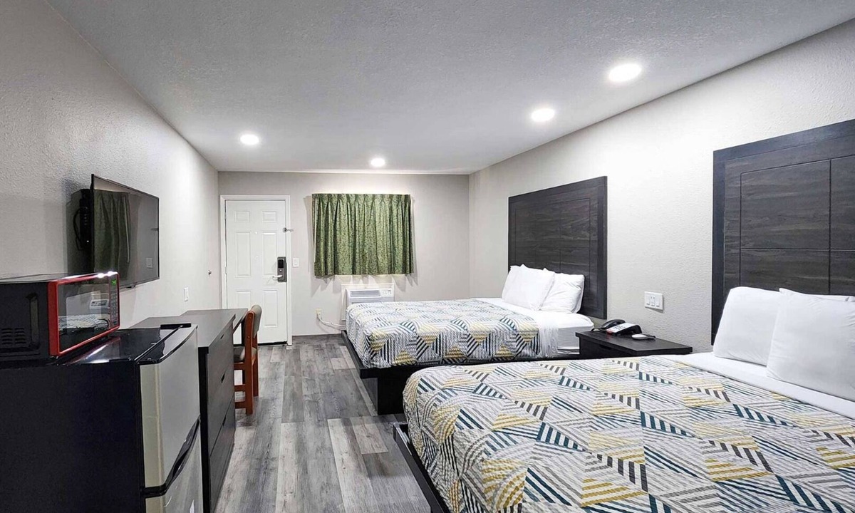 Wharton Hotel | Two Queen Beds Non Smoking Room at Scottish Inns and Suites!