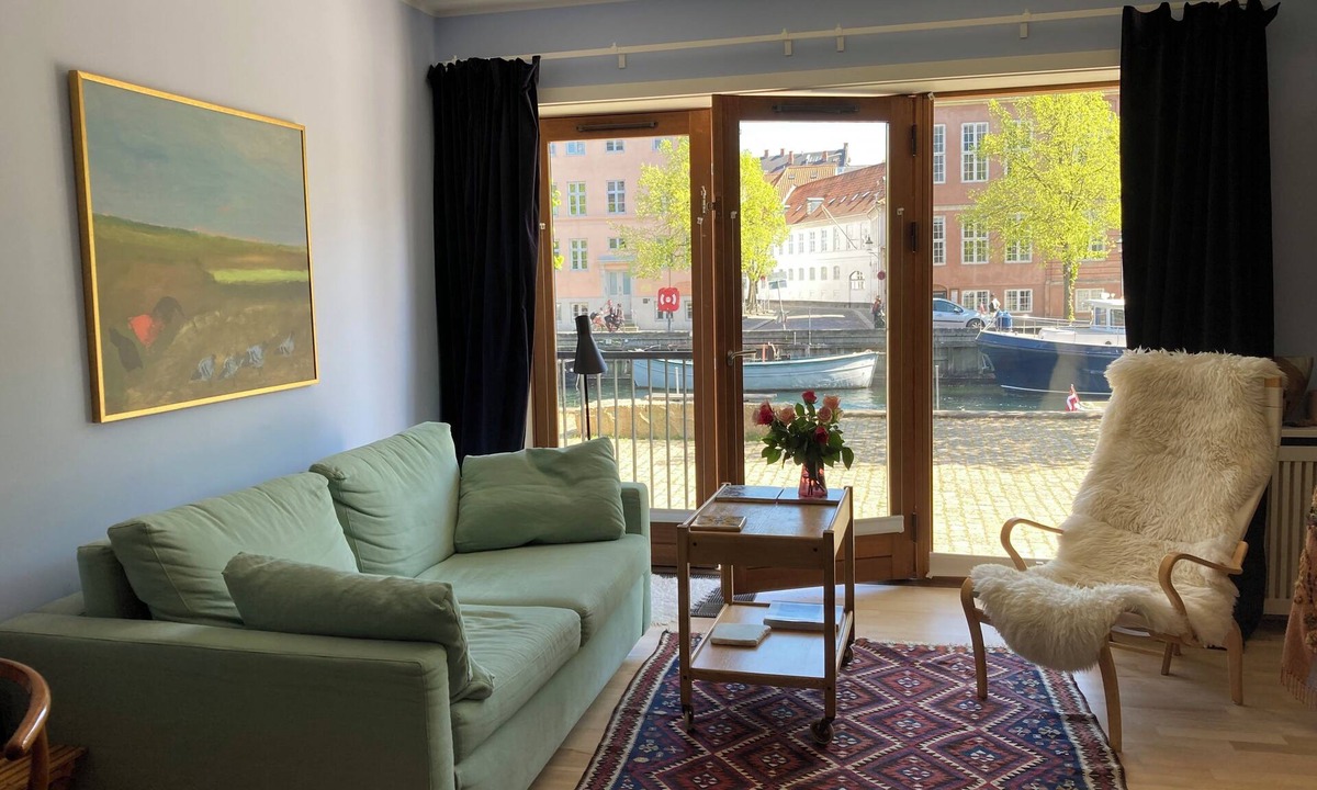 Copenhagen City Centre Apartment | Two room apartment in Central Copenhagen old town by Chrisitanshavns Canaln