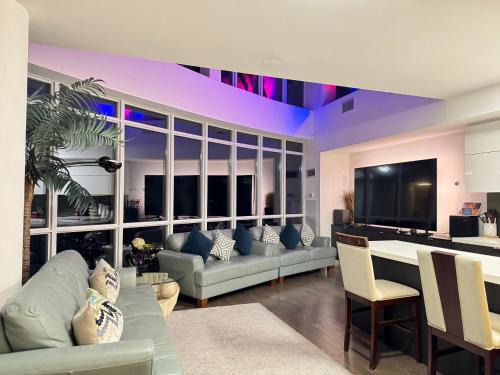 CityPlace Apartment | Two Storey Penthouse with 2 Parkings and Lake & City Views