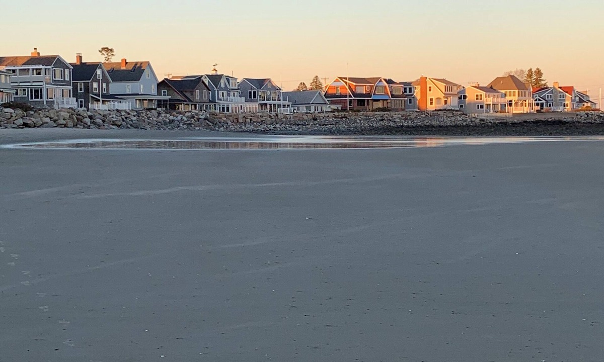 Wells Cottage | Two Story Moody Beach Oceanfront Home