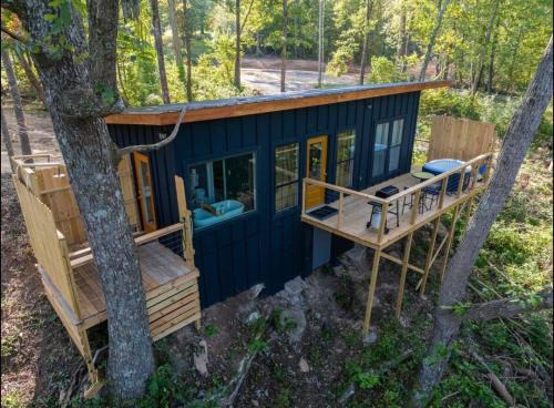 Albertville House | Two Tree Retreet! A Bougie Getaway On The Creek