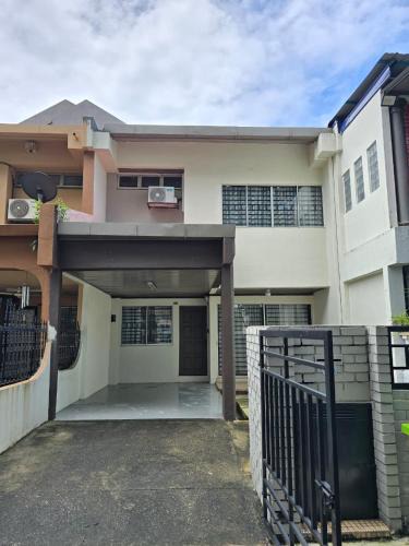 Kampung Selayang Pandang House | TWS Homestay