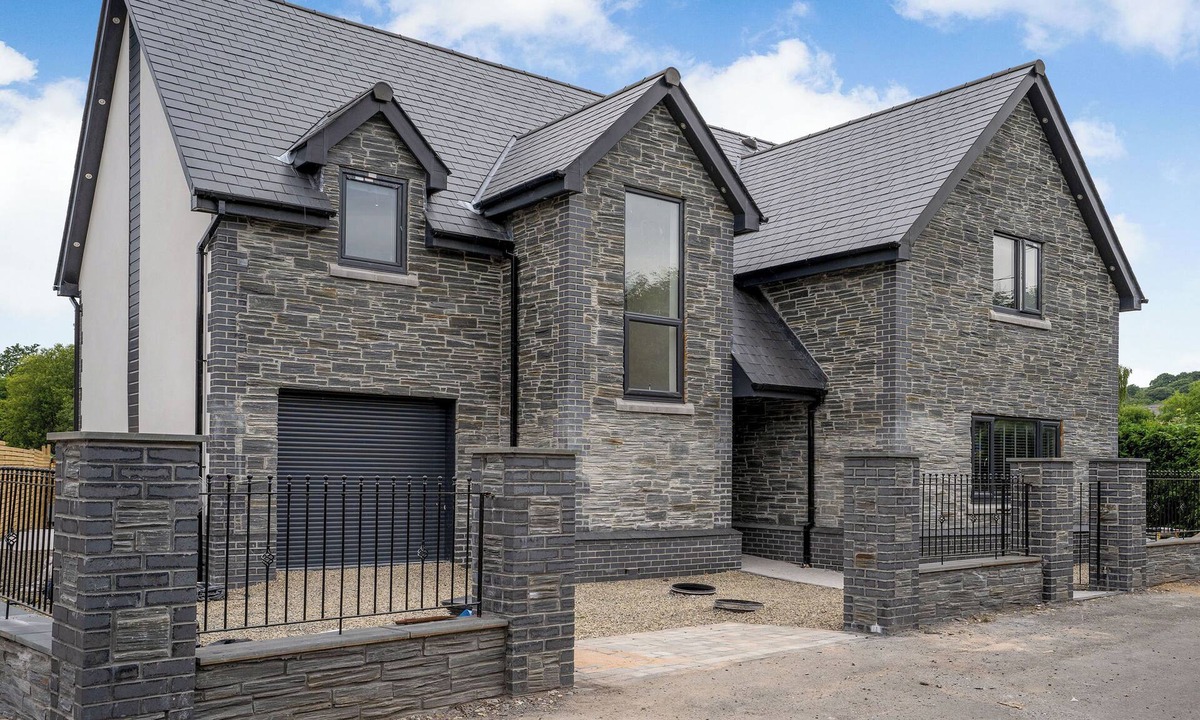 Ammanford Cottage | Ty Afon Reg - UK38509