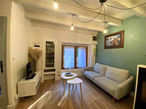 Auzon House | Ty Auzon