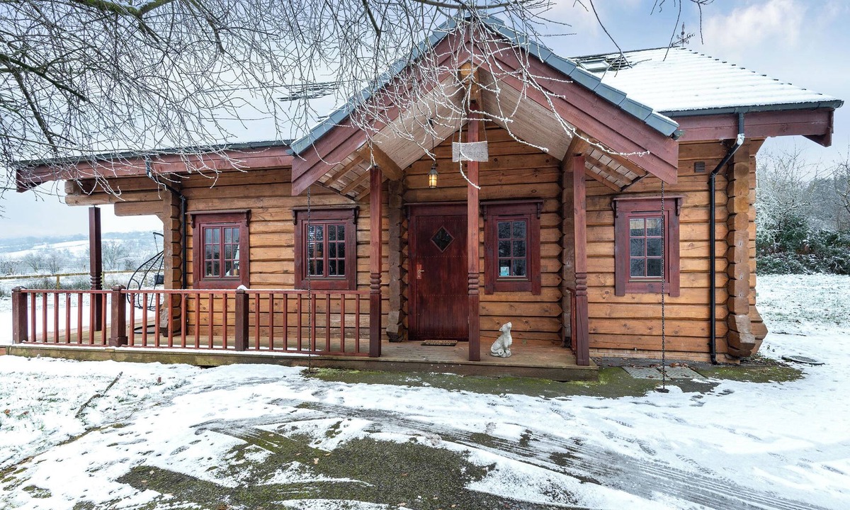 Carno Cottage | Ty Ceirios - UK42100