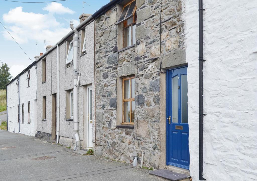 Bethesda House | Ty Ganol