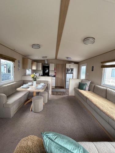 Llandwrog Ski Chalet | Ty hedd static caravan