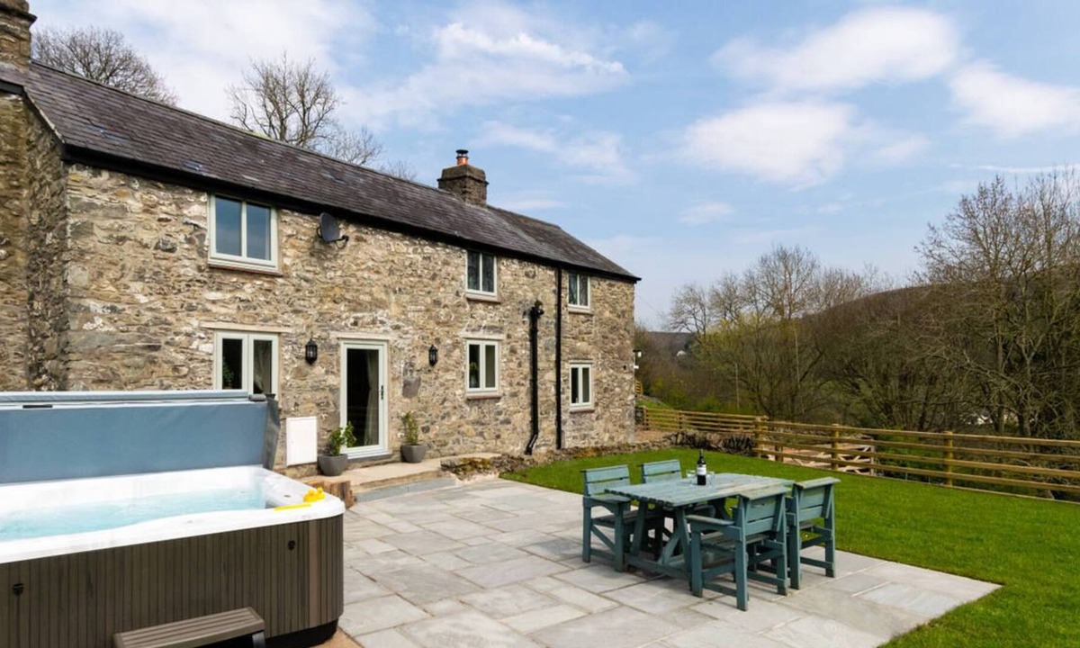 Abergele House | Ty Isa in the beautiful Abergele