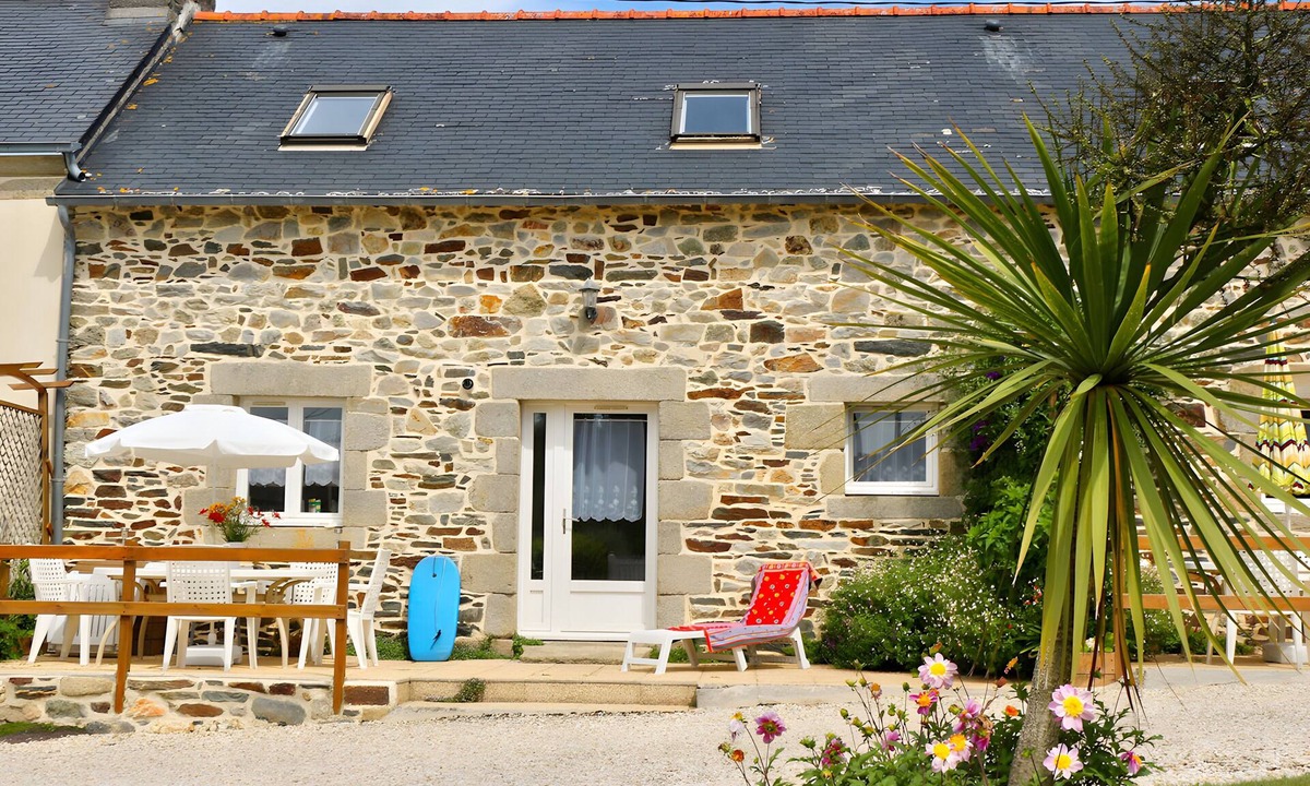 Plomodiern House | Ty izella – 500m from the sea