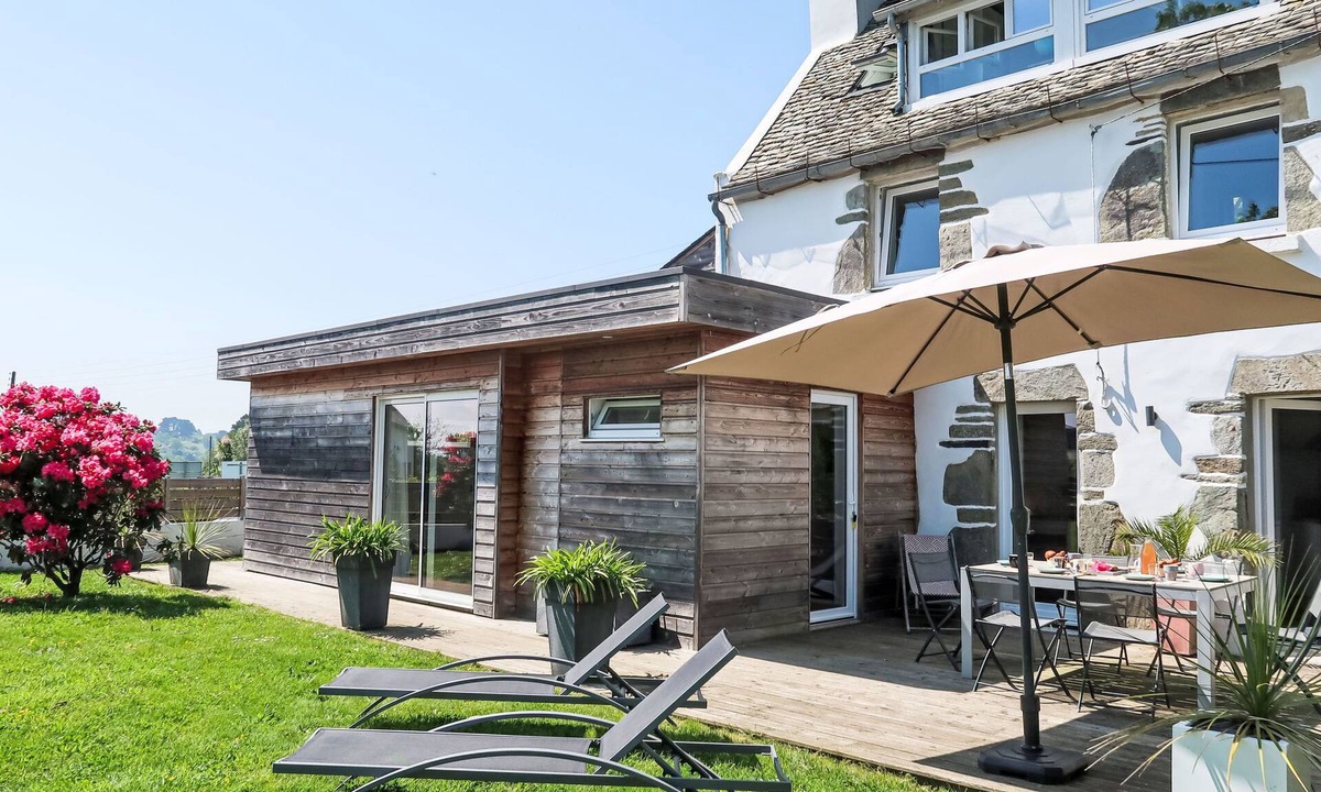 Locquirec House | Ty Louen by Interhome