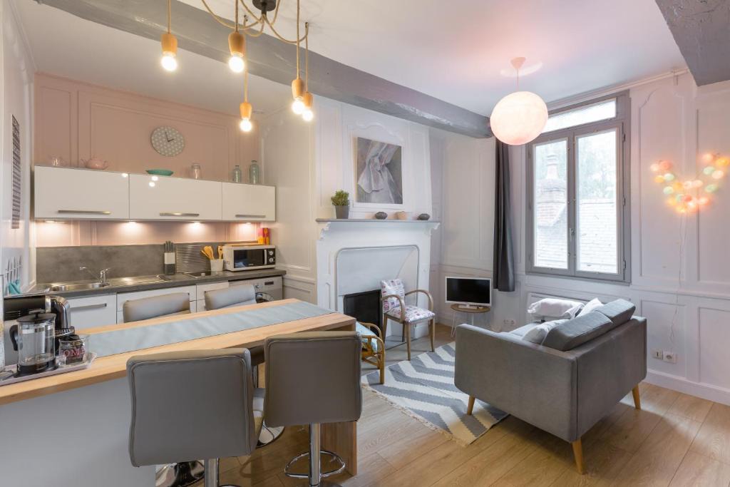 Centre Apartment | Ty Melaine by Cocoonr