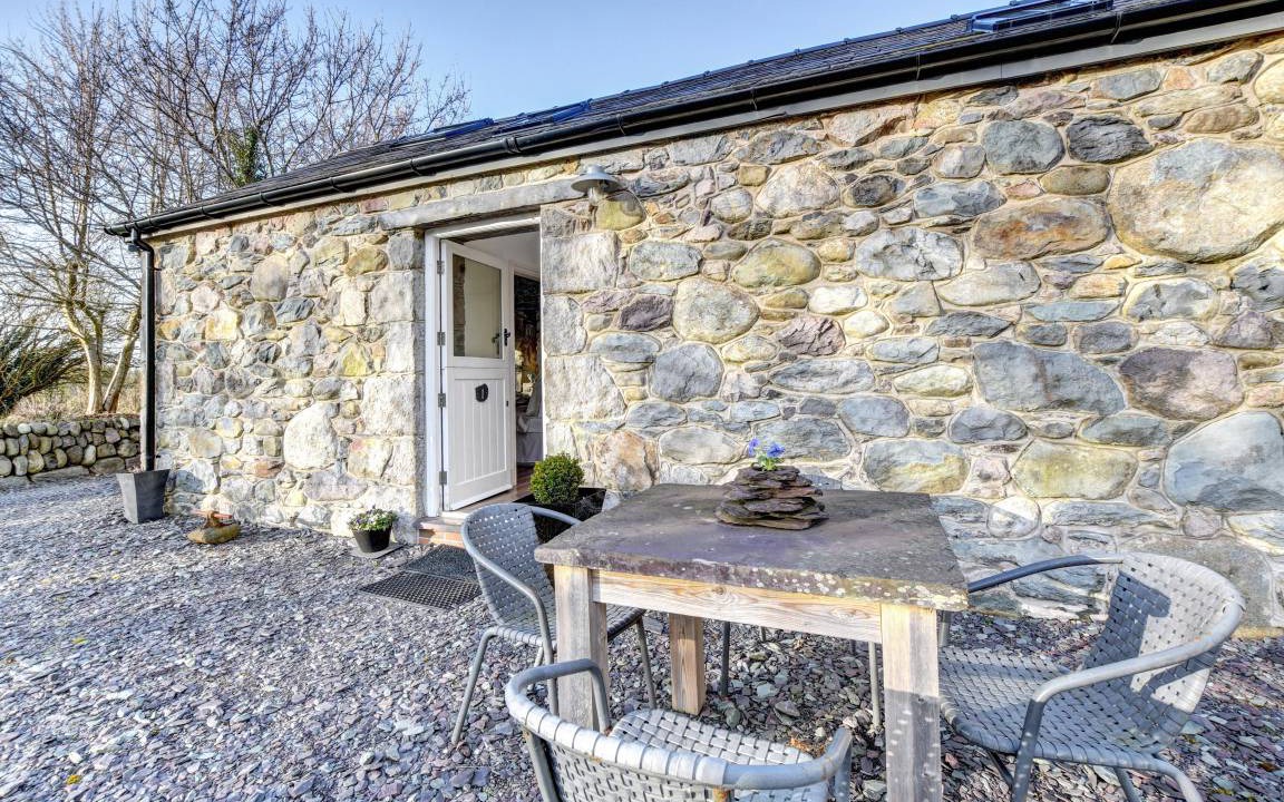 Brynrefail Cottage | Ty Menai