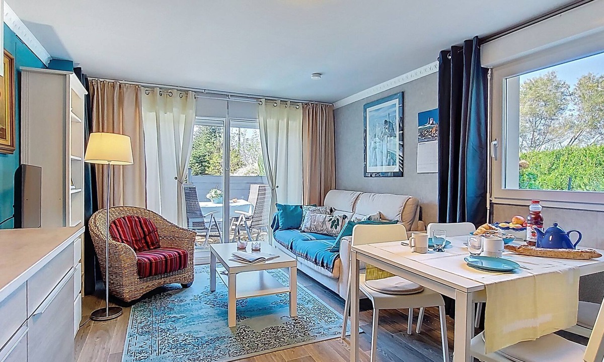 Locquirec House | Ty-Rozen by Interhome