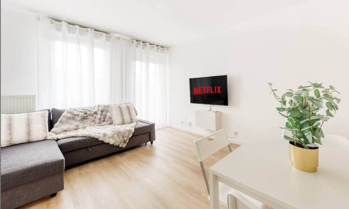 Saint-Ouen-l'Aumone Apartment | TYKO HOME - Serenity & Comfort near Paris