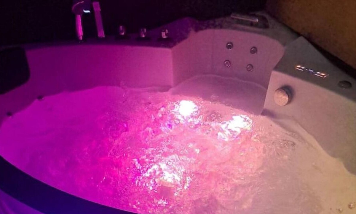 Cambrai Ski Chalet | Tylie Avec Baignoire Balnéo