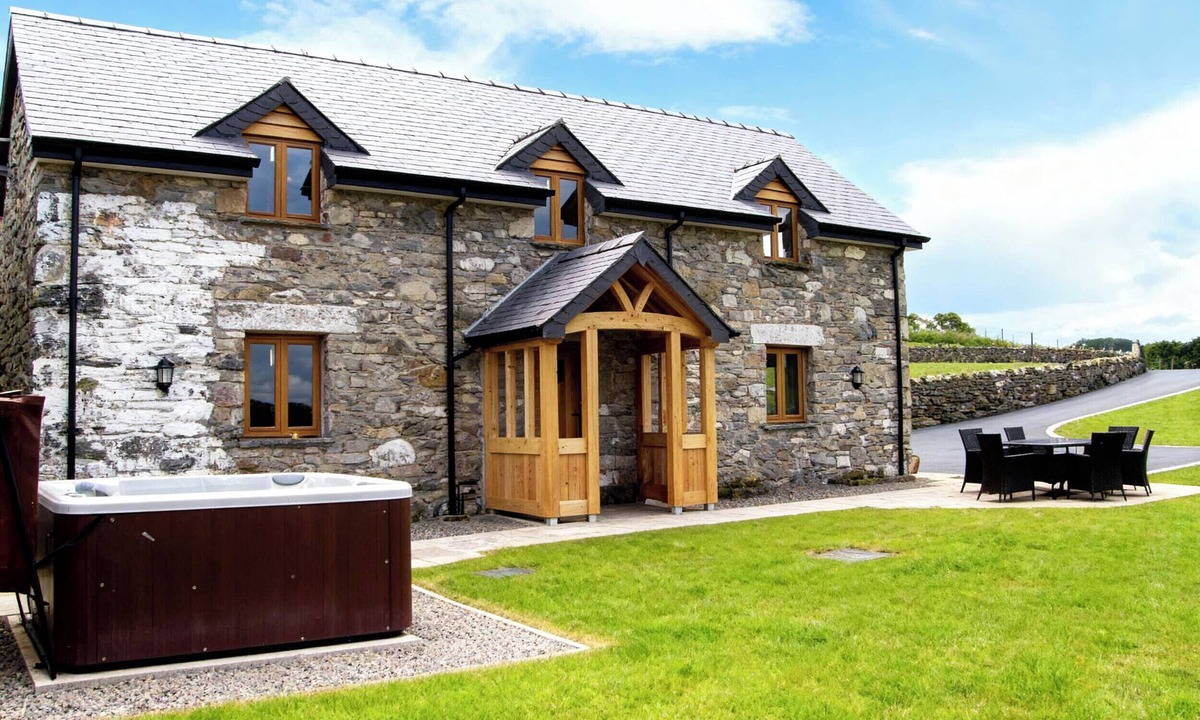 Ruthin Cottage | TYN Y CELYN CANOL, family friendly, luxury holiday cottage in Ruthin
