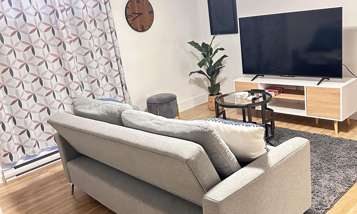 Moncton Apartment | Tynnah’s Place