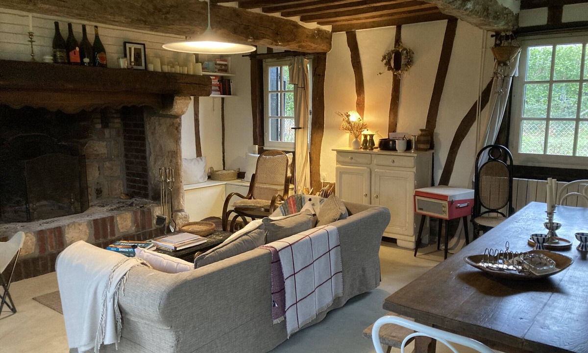 Angiens House | Typical farmhouse between sea and countryside