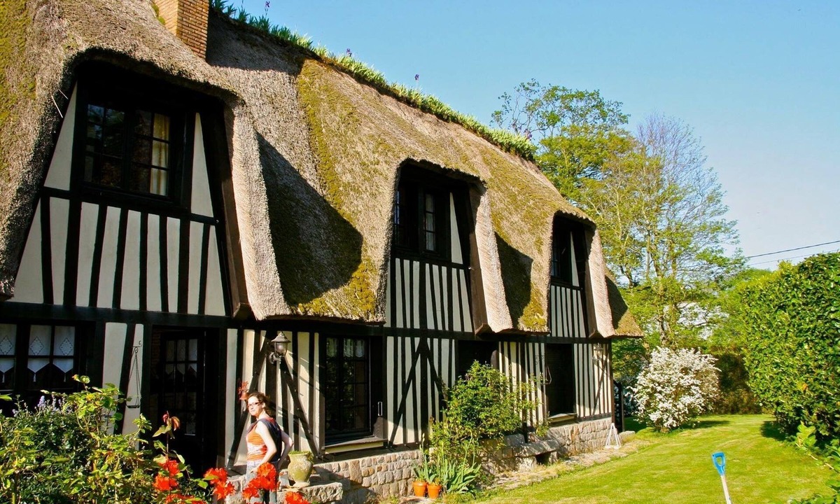 Theuville-aux-Maillots House | Typical Normandy cottage with character