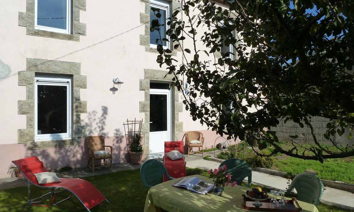 Ploneour-Lanvern House | Typical house, completely renovated, comfortable and warm.