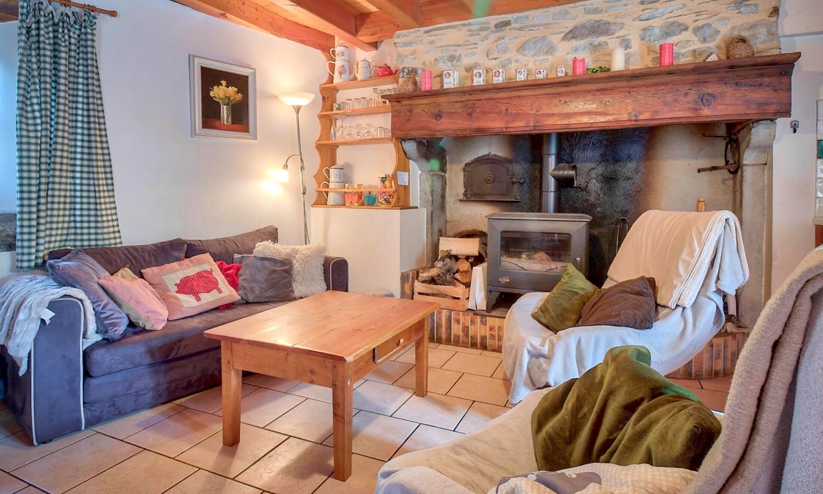 Sailhan House | Typical House with Stunning Views – 5 Minutes from Saint-Lary