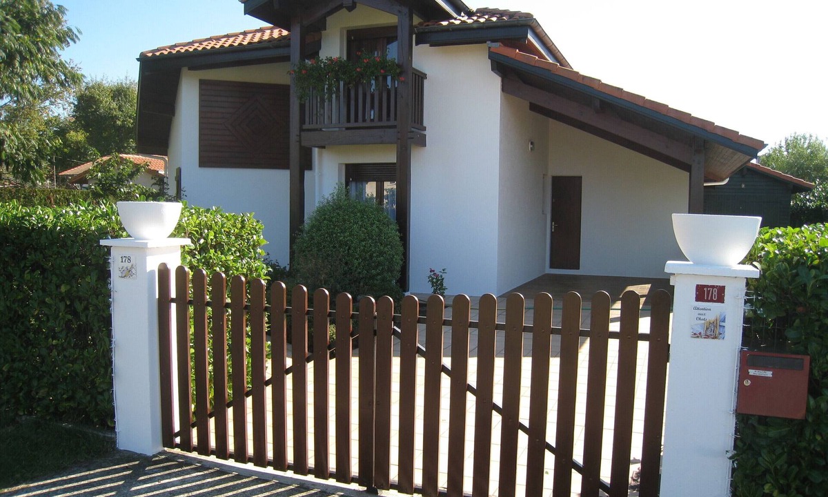 Lit-et-Mixe Villa | Typical modern Landes house with heated swimming pool and Jacuzzi