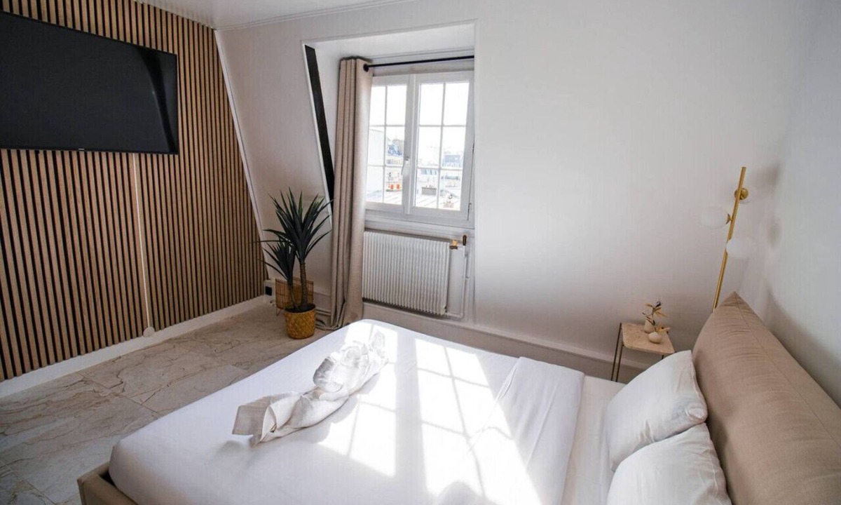 Saint-Gervais Apartment | Typical Parisian Studio in Le Marais