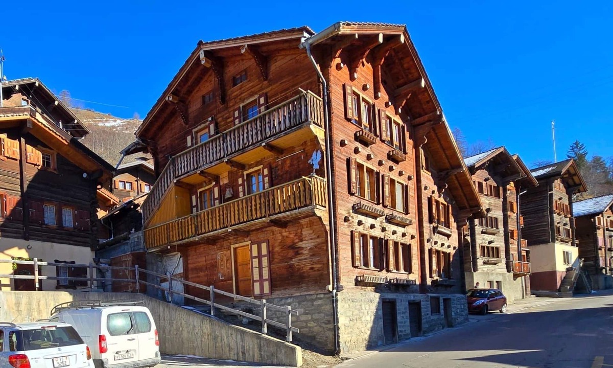 Saint-Martin Apartment | Typische Wohnung Le Ver Luisant. Val d'Hérens by Interhome