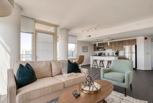 McLean Apartment | Tysons Corner 2br w pool fire pit nr mall WDC-810