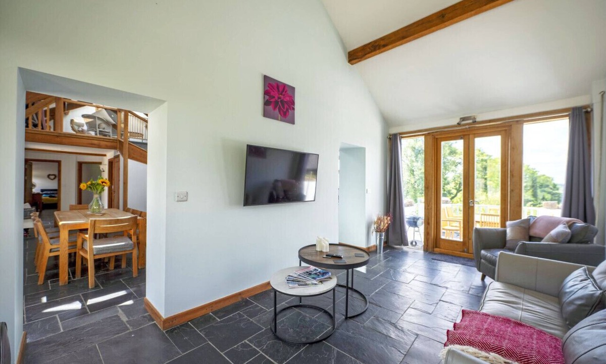 Pentrefelin House | Tywi Barn - 3 Bedroom