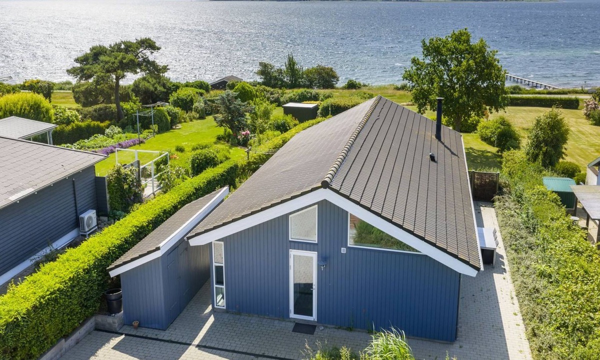 Bøjden House | "Ubavka" - 100m from the sea by Interhome