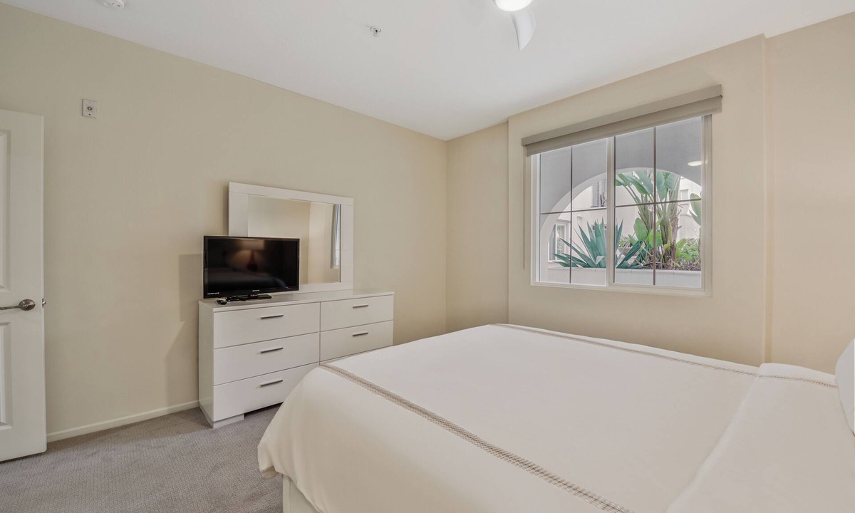 Carmel Valley Apartment | UC San diego 1 BR | sun deck | gym