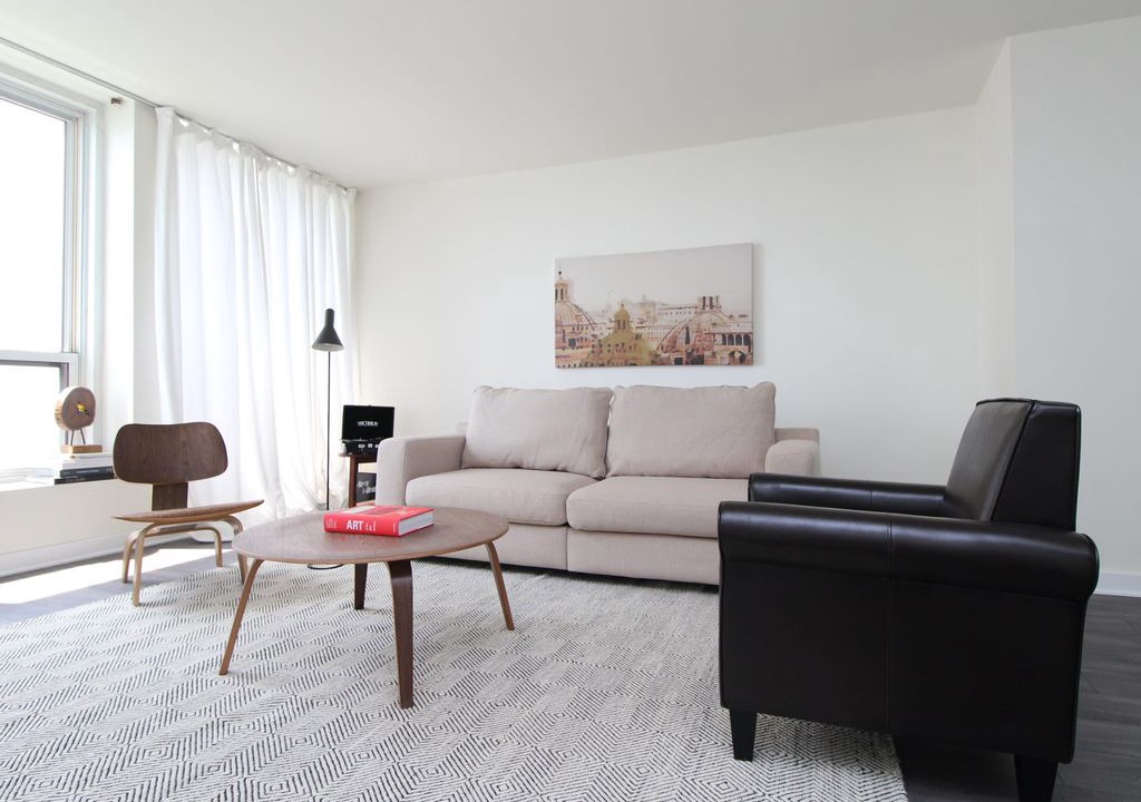 Indian Village Apartment | UChicago, Shops + Eats, Lake | Gym + W&D | Zencity