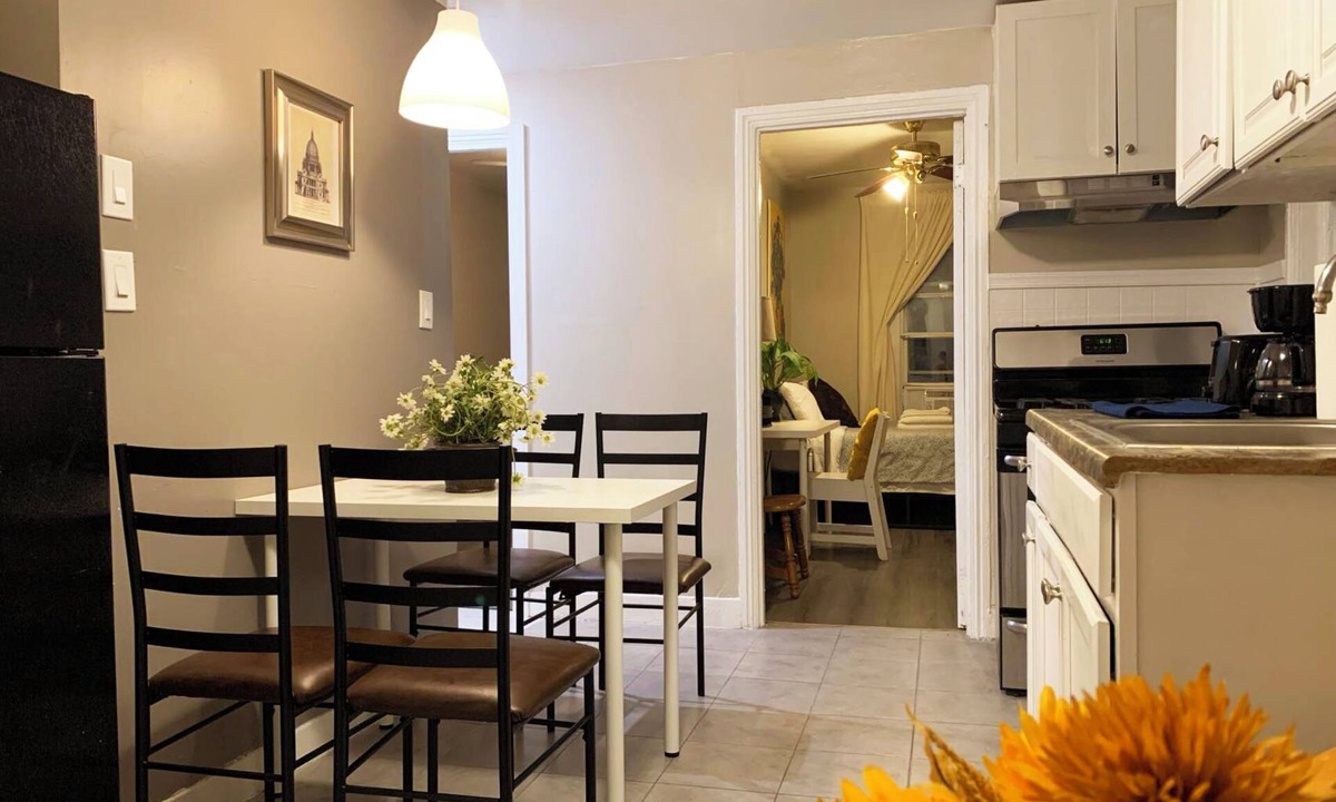 Spruce Hill Apartment | UInn-At UPenn; 3A;2 bedroom/1 bathroom at the heart of University City