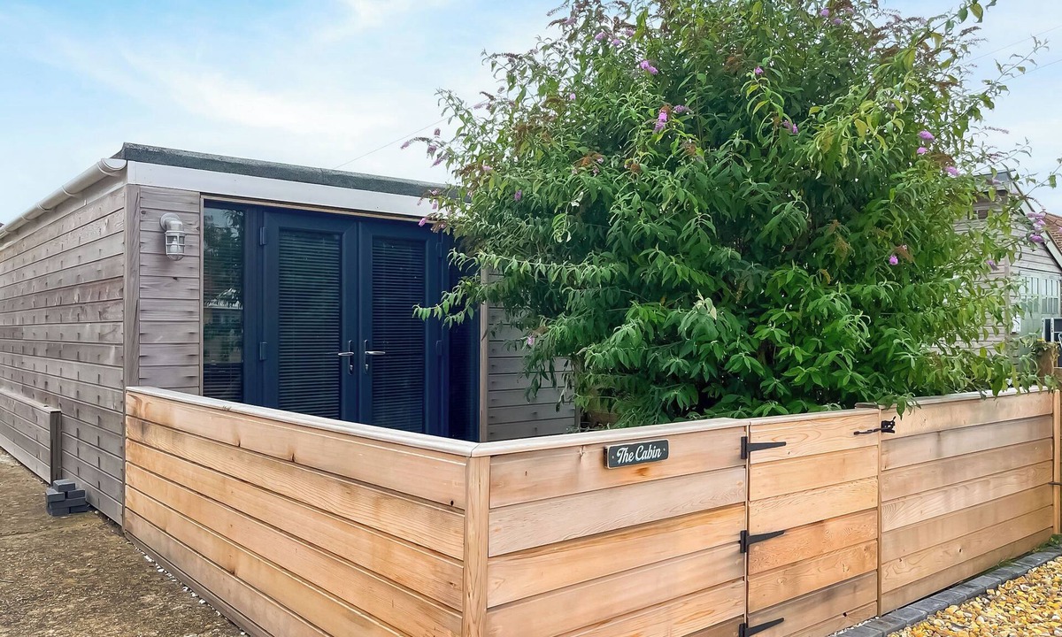 Pagham Cottage | UK47672 - The Cabin