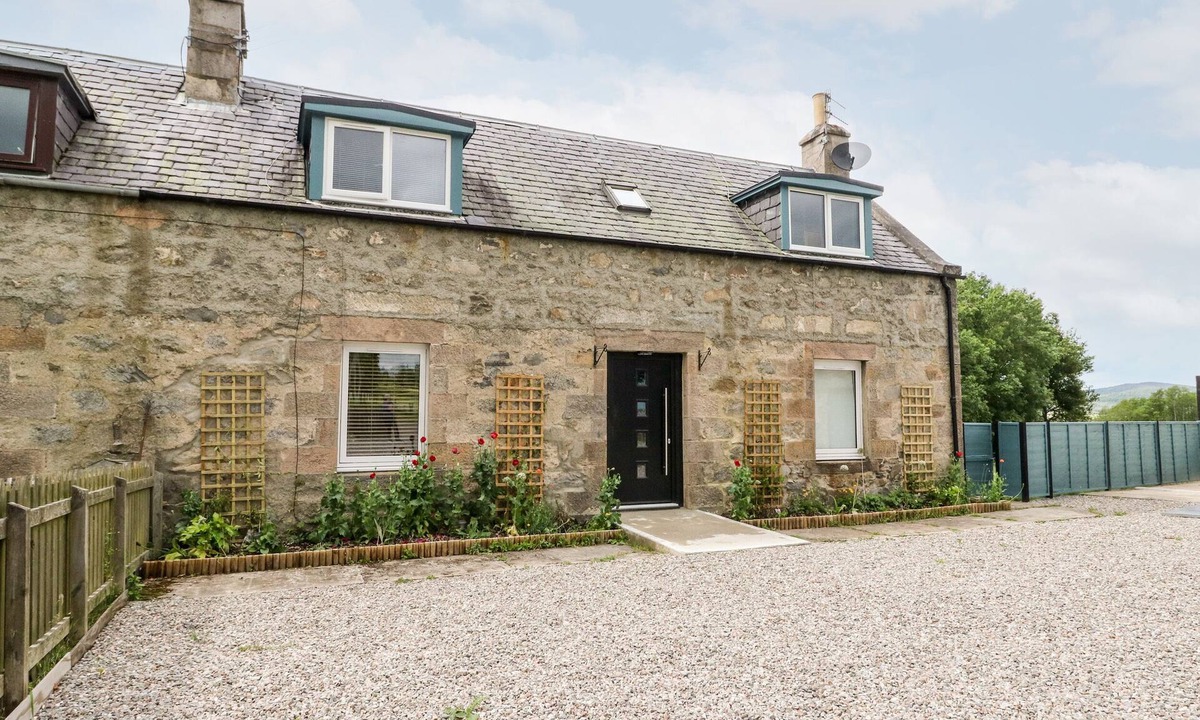 Nethy Bridge Cottage | Ulla Dhu