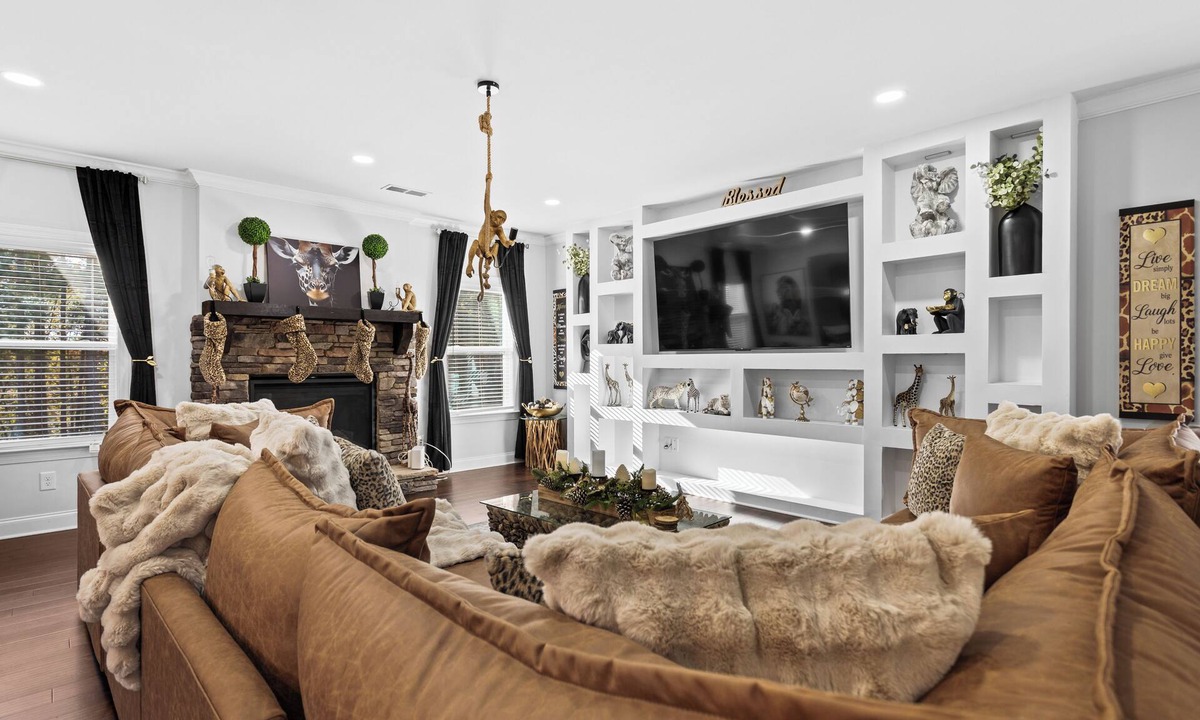 Loganville House | Ultimate 8BR Getaway w/lake views, bar, gym, movie theater, and much more.