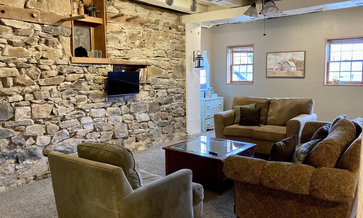 Ono House | Ultimate Barn Stay with lots of space! Visit farm animals and 20 min to Hershey!