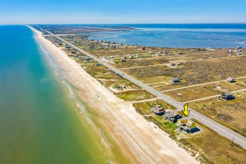 Gilchrist House | Ultimate Beachfront Sunset Views Sleeps 16