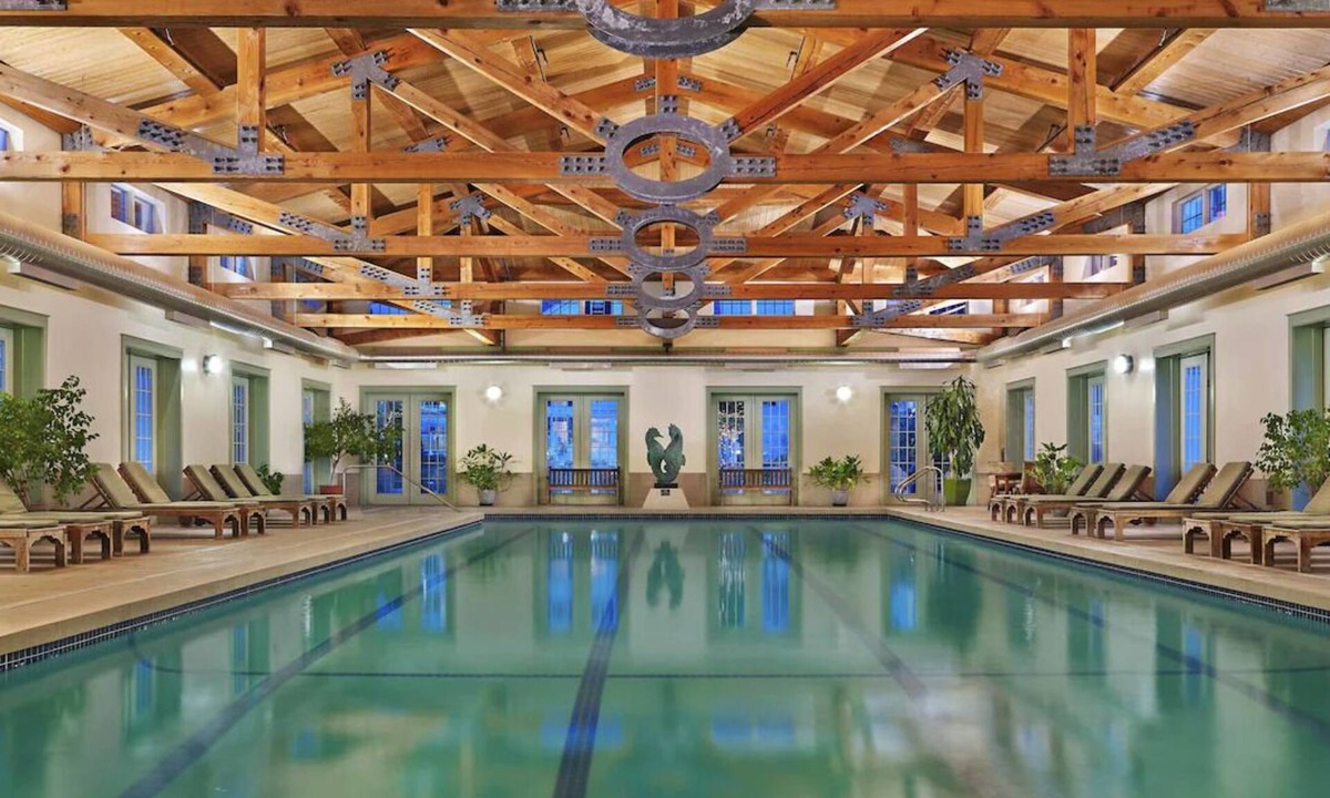 Manchester Hotel | Ultimate Comfort in 2 3BR Units w/Stunning Mountain Setting | Onsite Pool